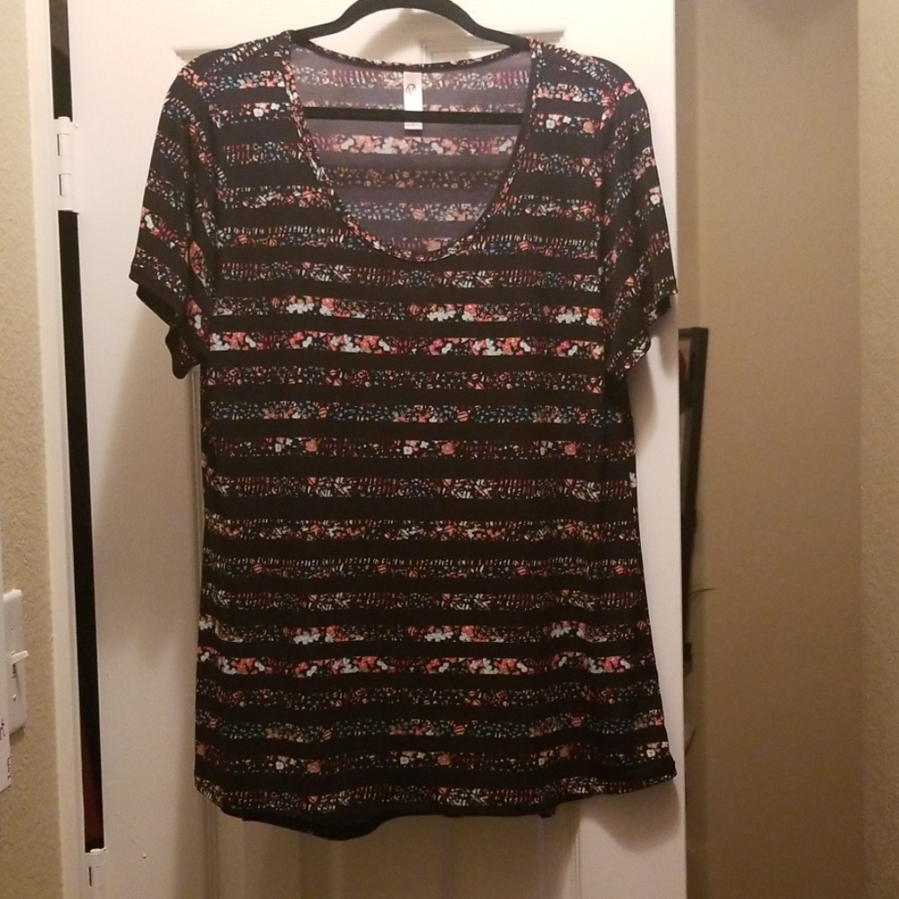 Lularoe Classic Tee
